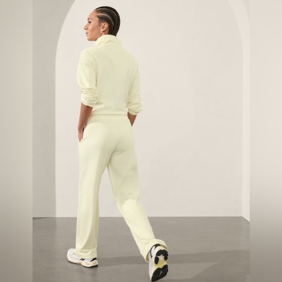 NWT Athleta Seasoft Straight Pant Glow Color Size  XS. - Picture 3 of 9